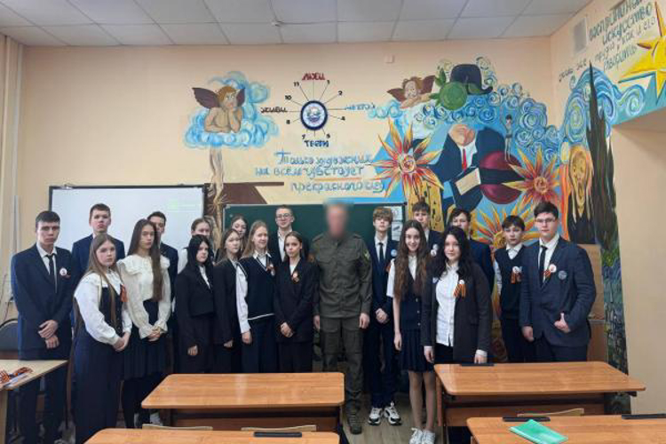 В Мордовии росгвардеец провел урок мужества для лицеистов