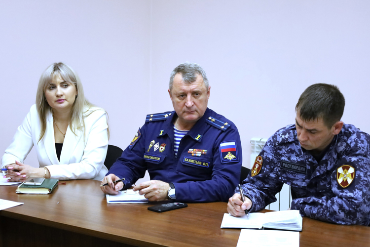 В Мордовии офицер Росгвардии принял участие в заседании круглого стола по вопросам антитеррористической защищенности