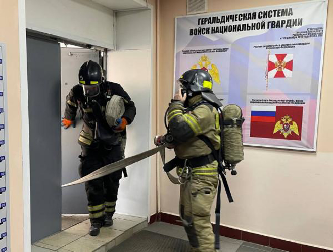 Совместные учения сотрудников Росгвардии и МЧС прошли в Саранске (Видео)