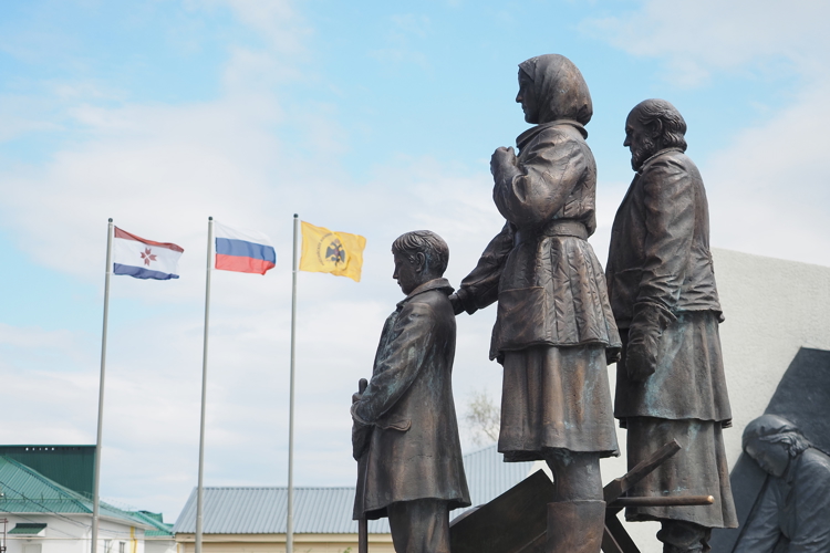Начальник Управления Росгвардии по Республике Мордовия принял участие в открытии мемориала строителям Сурского оборонительного рубежа