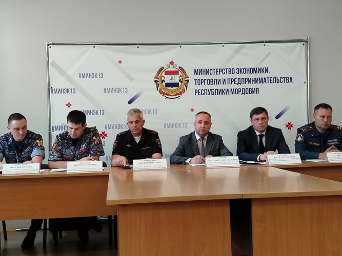 В Мордовии росгвардейцы приняли участие в брифинге по обеспечению антитеррористической защищенности объектов торговли 