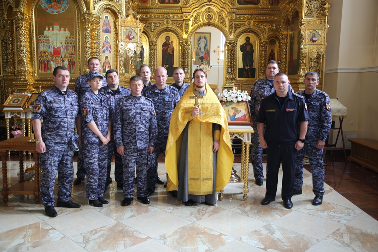 В Мордовии росгвардейцы почтили память своего небесного покровителя святого равноапостольного князя Владимира 