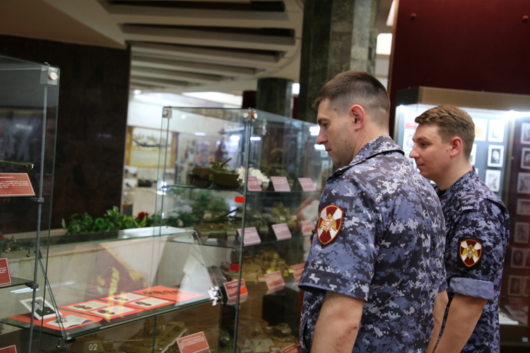 В Мордовии росгвардейцы почтили память участников Курской битвы