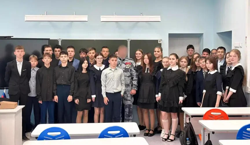 В Рузаевке росгвардеец провел ряд патриотических мероприятий для школьников