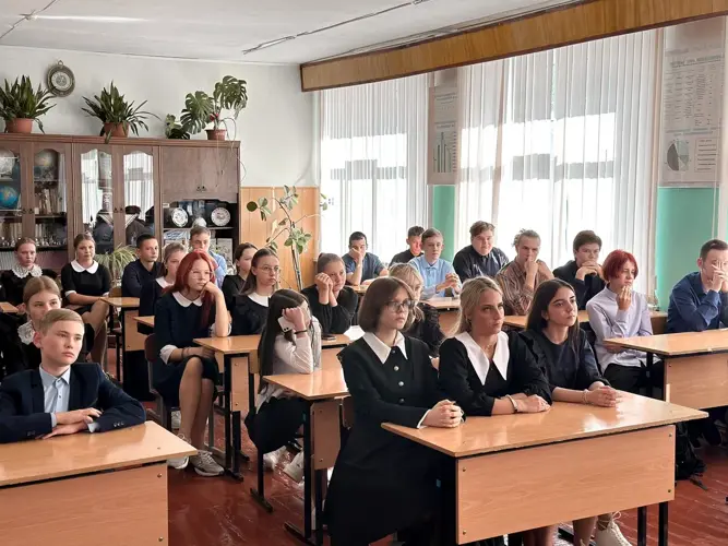 В Рузаевке росгвардеец провел ряд патриотических мероприятий для школьников
