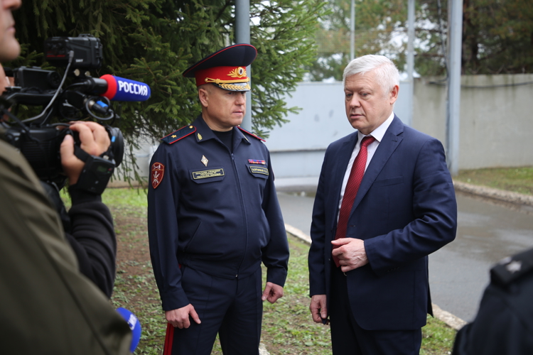 Председатель комитета Госдумы по безопасности и противодействию коррупции встретился с личным составом  ОМОН «Аркуда» Росгвардии 