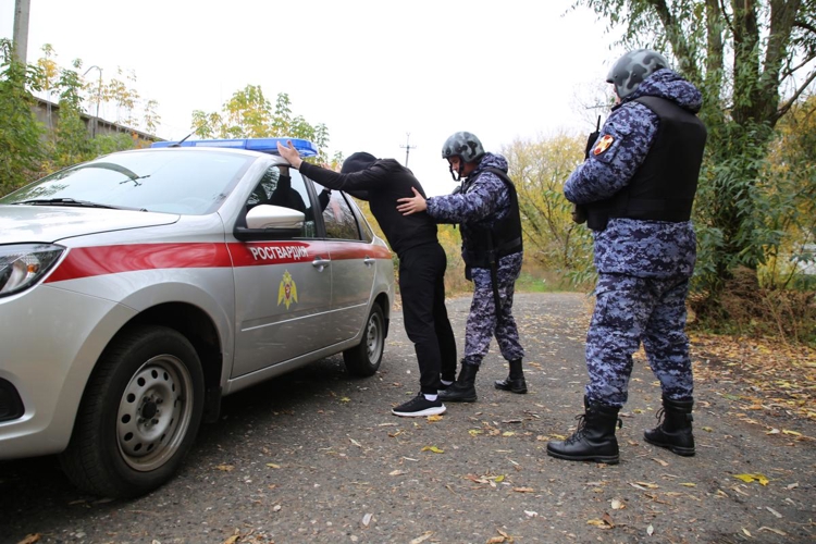 В Саранске сотрудниками Росгвардии по горячим следам были задержаны предполагаемые грабители  