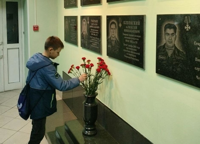 В Мордовии росгвардейцы поговорили о Дне народного единства с подшефными кадетами