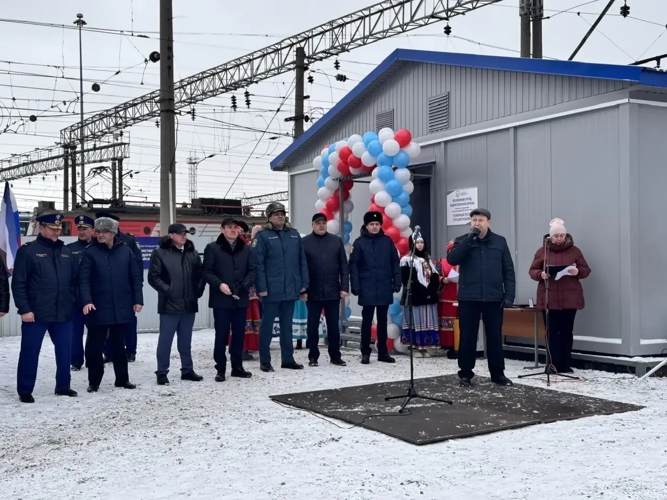 В Мордовии офицер Росгвардии принял участие в открытии жилого модуля для работников пожарного поезда