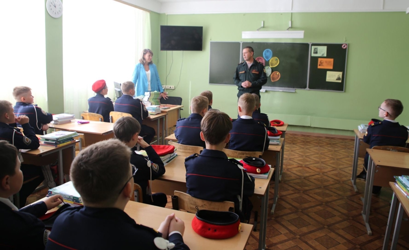 В Мордовии росгвардеец провел урок мужества, посвященный Единому дню профилактики терроризма