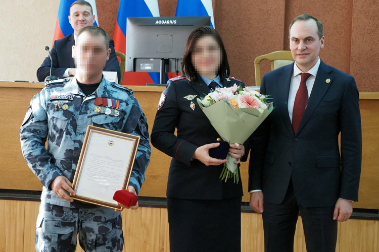 Глава Мордовии вручил благодарственное письмо многодетной семье командира ОМОН «Аркуда» Росгвардии