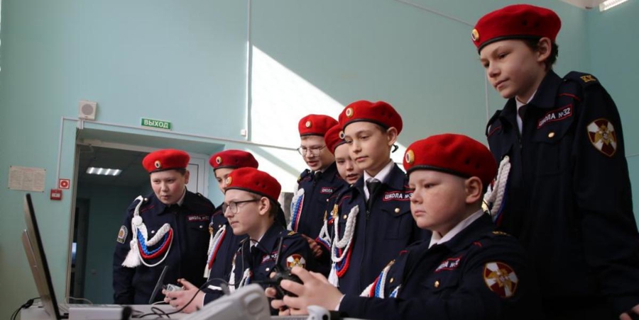 В Мордовии в Управлении Росгвардии по Республике Мордовия в преддверии 10-летия ведомства  прошел день открытых дверей для школьников 