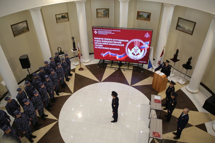 Новое поколение защитников Мордовии: Присяга росгвардейцев в преддверии 10-летия ведомства