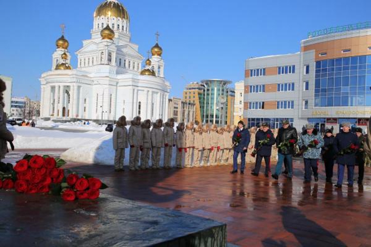 В Мордовии начальник Управления Росгвардии принял участие в церемонии возложения цветов в память о воинах России