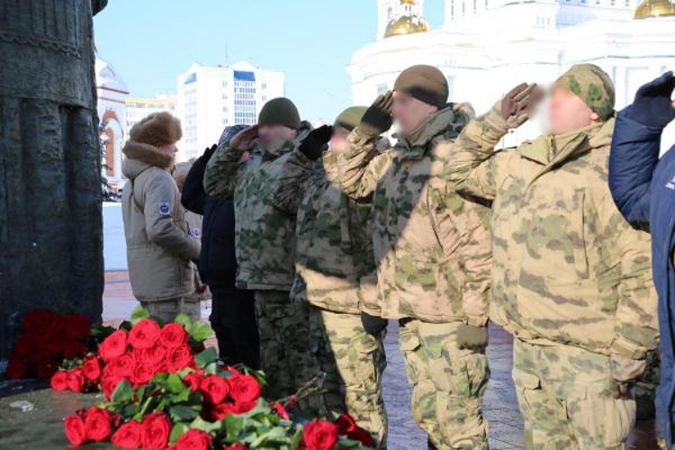 В Мордовии начальник Управления Росгвардии принял участие в церемонии возложения цветов в память о воинах России