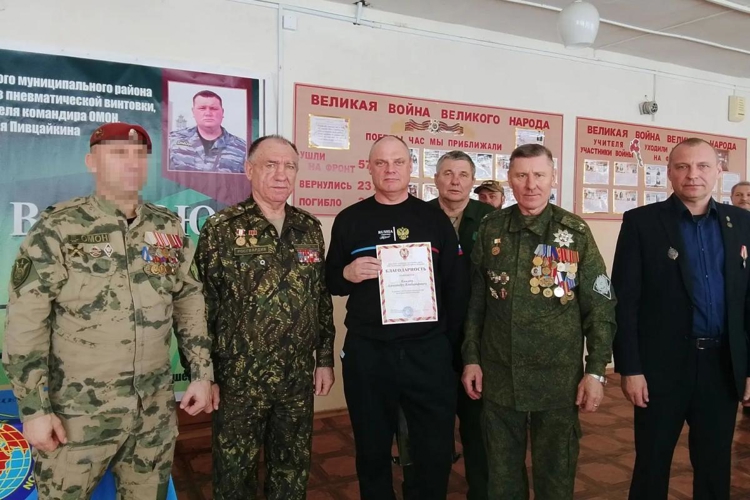 В Мордовии офицеры Росгвардии наградили юных стрелков на турнире имени Сергея Пивцайкина в Семилее