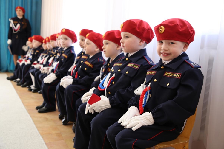 В преддверии 10-летия Росгвардии в Саранске прошло посвящение в кадеты воспитанников детского сада № 88