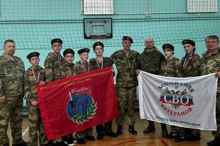 В Инсаре кадеты «Гвардейской смены»  приняли участие в эстафете памяти защитников Отечества