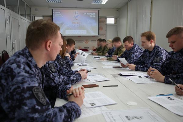 В Мордовии росгвардейцы написали «Диктант Победы»