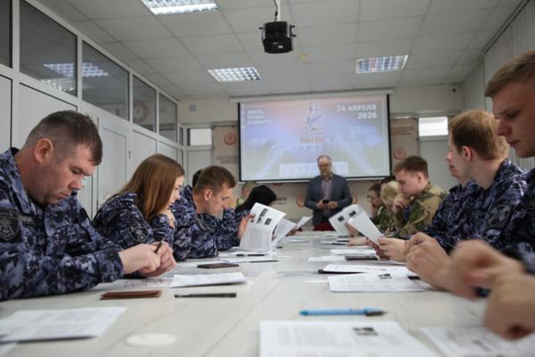 В Мордовии росгвардейцы написали «Диктант Победы»
