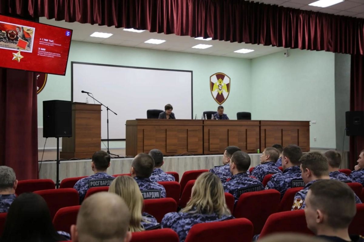 Единство как основа Победы: в Мордовии лектор «Российского общества «Знание» провела просветительскую беседу с росгвардейцами