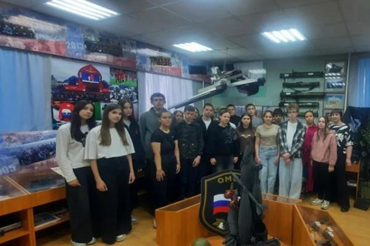 День открытых дверей в ОМОН «Аркуда»: школьникам Мордовии рассказали о безопасности — от разминирования до киберзащиты