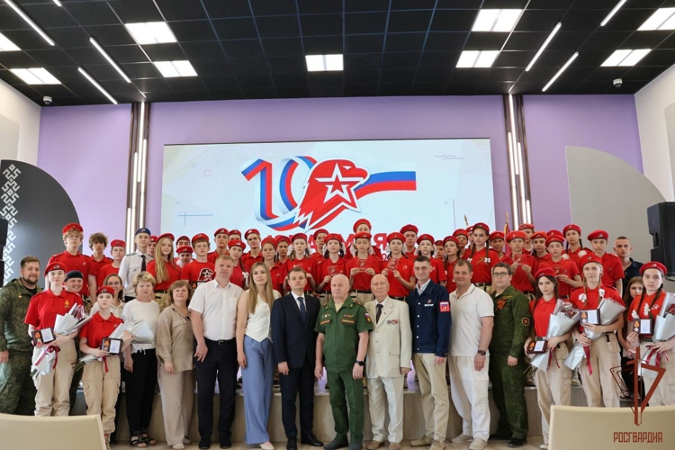 Представитель Росгвардии по Республике Мордовия поздравил юнармейцев с юбилейной датой