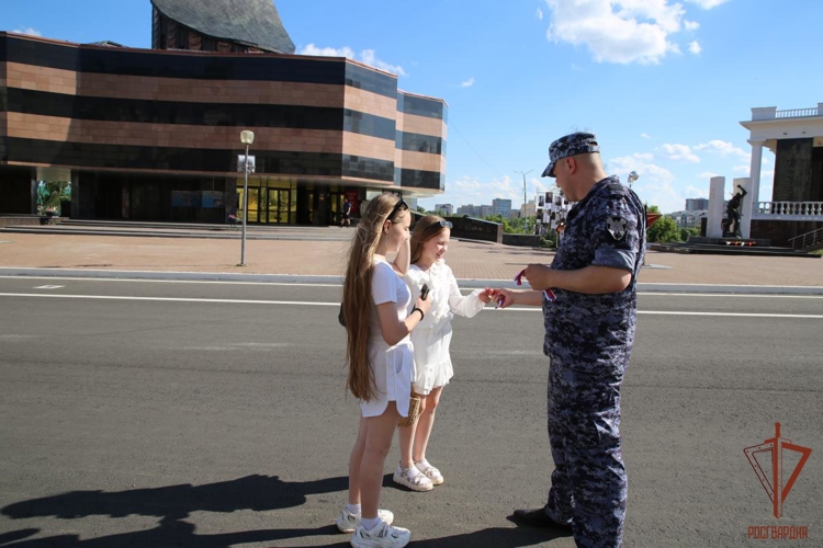 Росгвардейцы в Мордовии присоединились ко всероссийской акции «Российский триколор»
