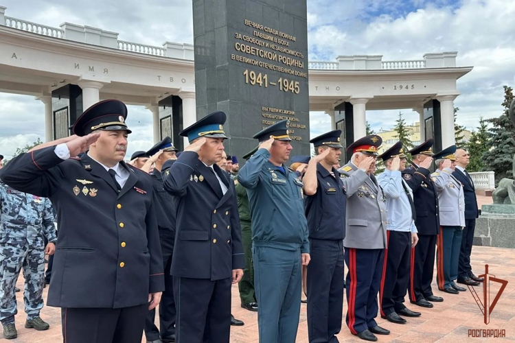 Сотрудники Управления Росгвардии по Республике Мордовия - на церемонии, посвященной Дню памяти и скорби
