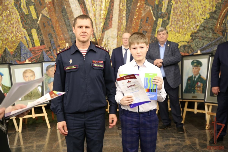 «Росгвардия глазами детей»: в Саранске наградили юных художников