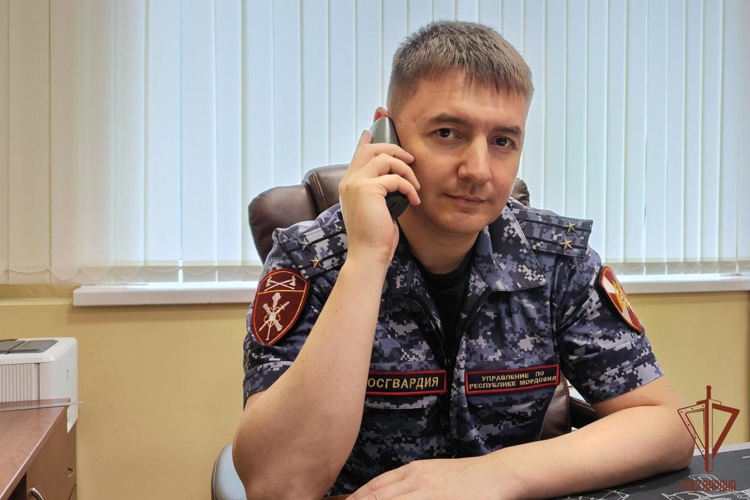 В Мордовии руководитель ЦЛРР территориального управления Росгвардии ответил на вопросы граждан
