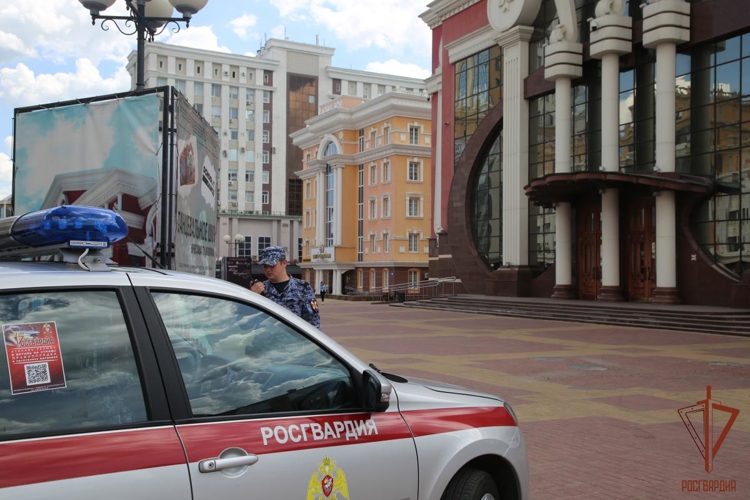 В Саранске сотрудники Росгвардии задержали дебошира, повредившего имущество в кафе