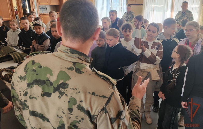 «Каникулы с Росгвардией» - в Мордовии школьникам открыло свои двери спецподразделение ведомства
