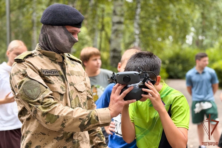 В Мордовии сотрудники ОМОН «Аркуда» встретились с юными спортсменами