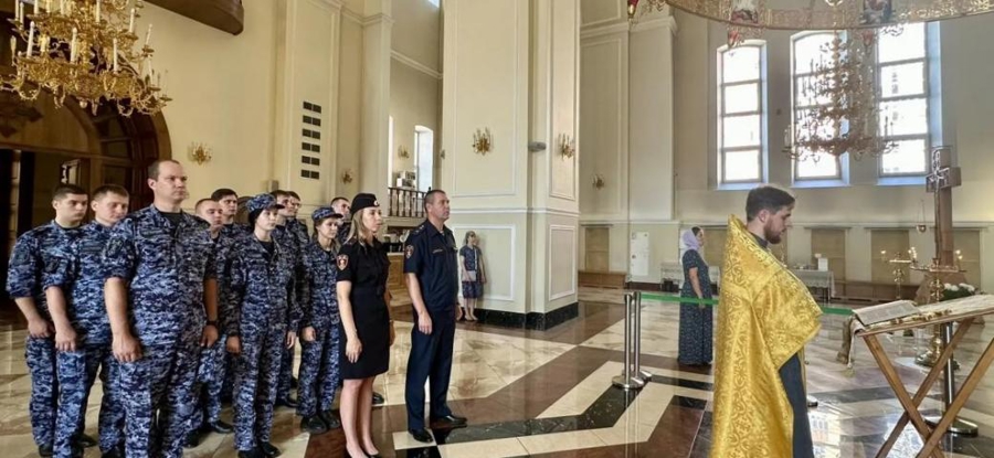 В Мордовии росгвардейцы почтили память небесного покровителя ведомства - святого равноапостольного князя Владимира