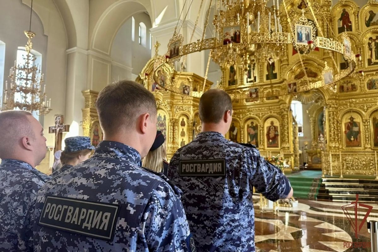 В Мордовии росгвардейцы почтили память небесного покровителя ведомства - святого равноапостольного князя Владимира