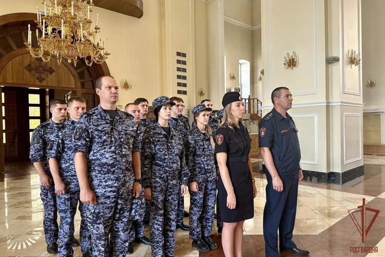 В Мордовии росгвардейцы почтили память небесного покровителя ведомства - святого равноапостольного князя Владимира