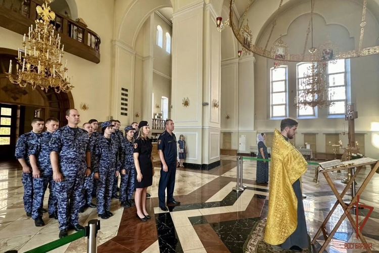 В Мордовии росгвардейцы почтили память небесного покровителя ведомства - святого равноапостольного князя Владимира