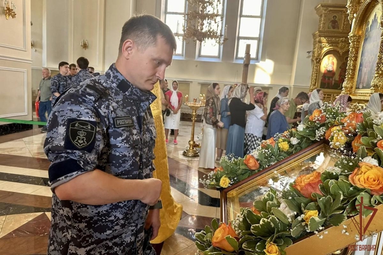 В Мордовии росгвардейцы почтили память небесного покровителя ведомства - святого равноапостольного князя Владимира
