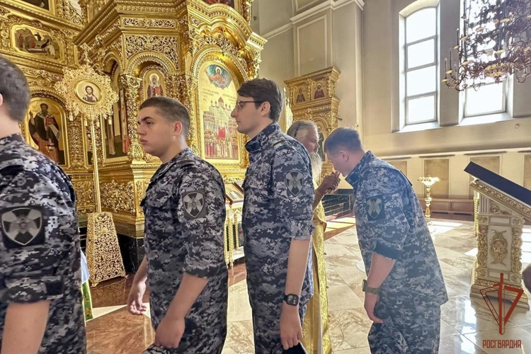 В Мордовии росгвардейцы почтили память небесного покровителя ведомства - святого равноапостольного князя Владимира