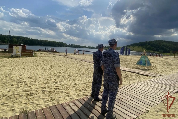 В Мордовии сотрудники Росгвардии охраняют порядок на Всероссийском семейном туристском фестивале 
