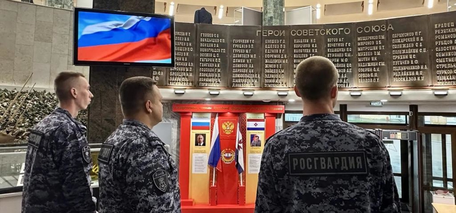 Музейная экскурсия сотрудников Управления Росгвардии по Республике Мордовия в преддверии Дня Государственного флага РФ