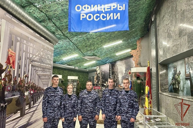 Музейная экскурсия сотрудников Управления Росгвардии по Республике Мордовия в преддверии Дня Государственного флага РФ