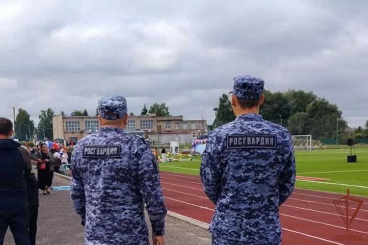 В Саранске сотрудники Росгвардии обеспечили безопасность на футбольном матче Второй лиги