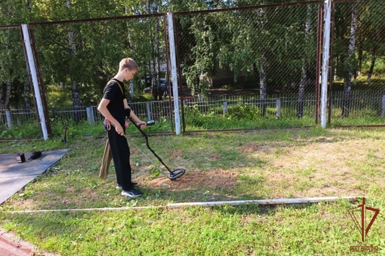 В Мордовии офицеры спецподразделений провели подготовку школьников к финалу всероссийской игры «Зарница 2.0»