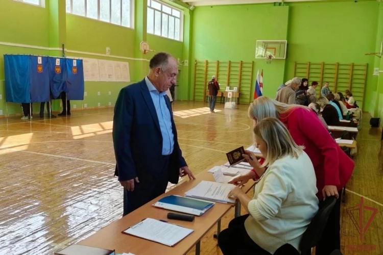Председатель ветеранской организации Управления Росгвардии по Республике Мордовия принял участие в Едином дне голосования 