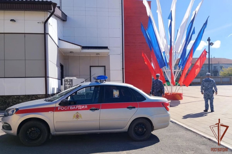 Сотрудники Росгвардии обеспечили охрану общественного порядка на национально-фольклорном празднике «Шумбрат, Эрьзя!» в Ардатове