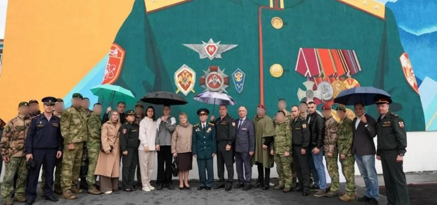 В Саранском электромеханическом колледже сотрудники Росгвардии приняли участие в открытии мурала кавалеру ордена Мужества Игорю Паничкину