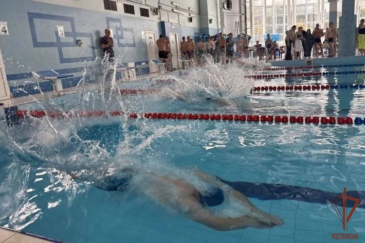 Сотрудники Управления Росгвардии по Республике Мордовия приняли участие в соревнованиях по плаванию в Нижнем Новгороде