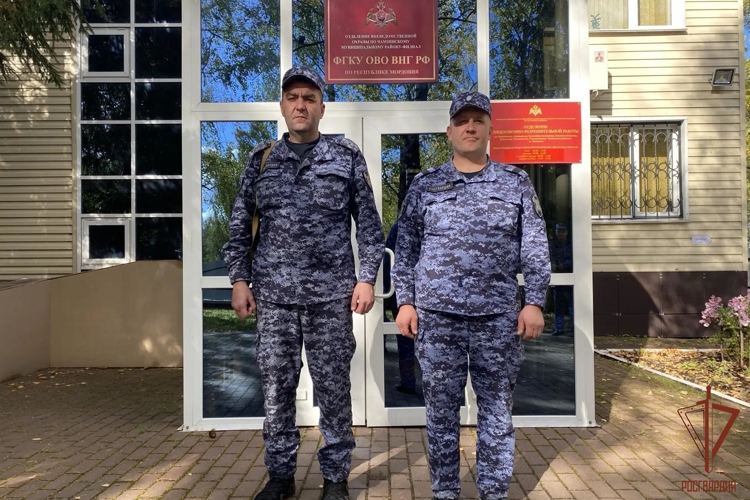 В посёлке Комсомольский сотрудники Росгвардии оперативно задержали подозреваемых в угоне автомобиля